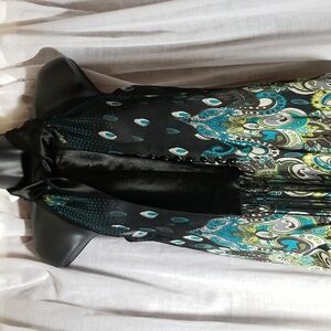 Sz M/L Beautiful Halter style Chiffon Cocktail top